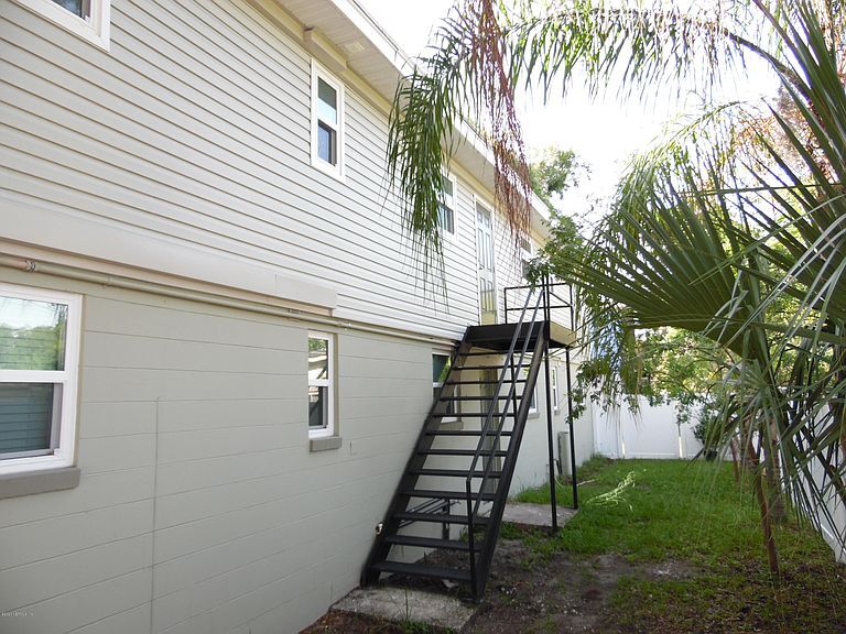 Building Photo - 5830 Yellow Pine Ct