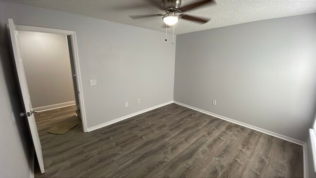 Building Photo - 8018 Shepherd Ave