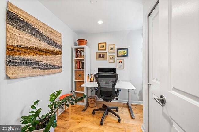 Building Photo - 2222 Oakford St