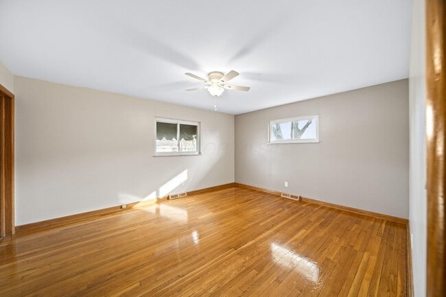 Building Photo - 1585 Peace Pl