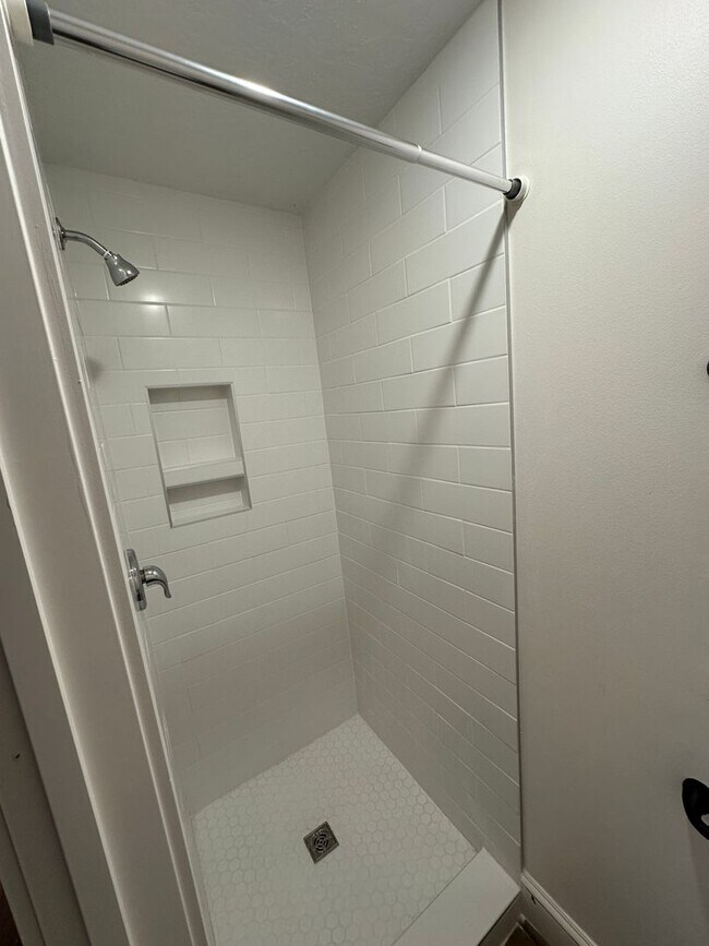 Building Photo - 3 Bedroom Newly Renovated Home in Central SC