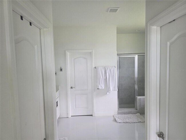 Building Photo - 531 Sanctuary Blvd