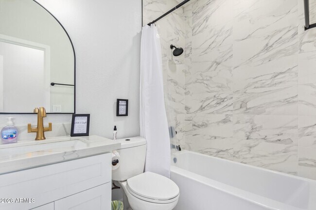 Building Photo - 16019 W Linden St