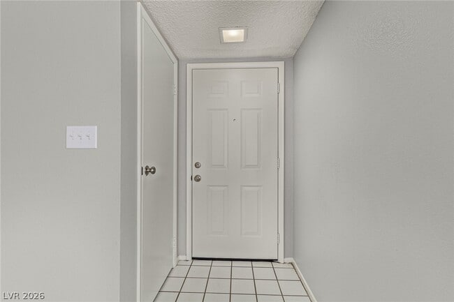 Building Photo - 2689 Rungsted St