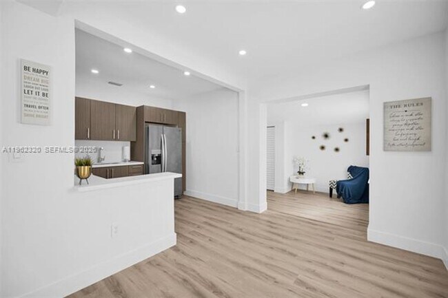 Building Photo - 6540 SW 4th St