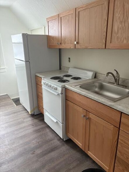 Building Photo - 628 N Sandusky St