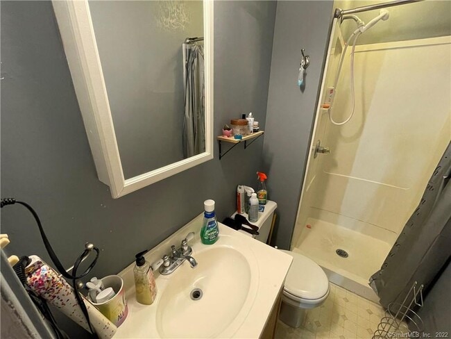 Building Photo - 10 Georgetown Dr