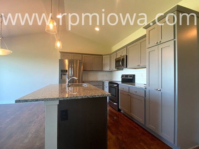 Building Photo - NEAR ABBIE GROVE ELEMENTARY!! 4 Bedroom, 3 Bath Home in Ankeny