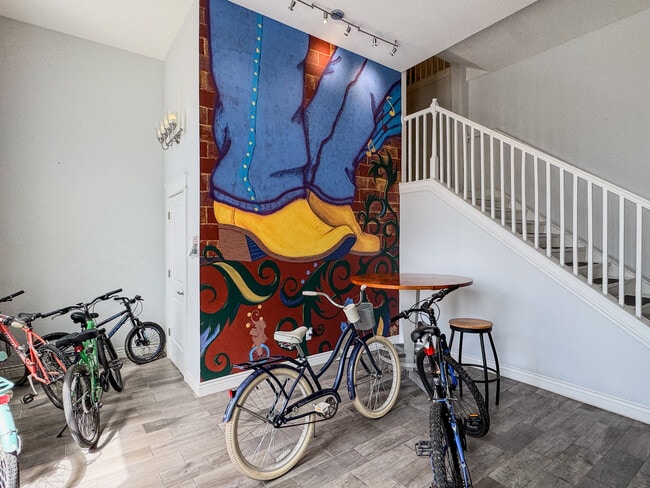 Building Photo - 2901 Lee St