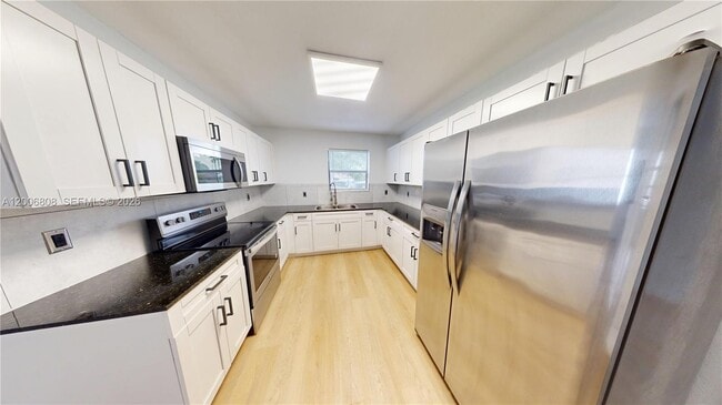 Building Photo - 2211 Cleveland St