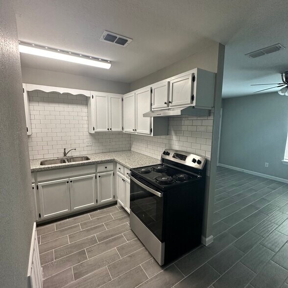 Building Photo - 101 Rockwell Way