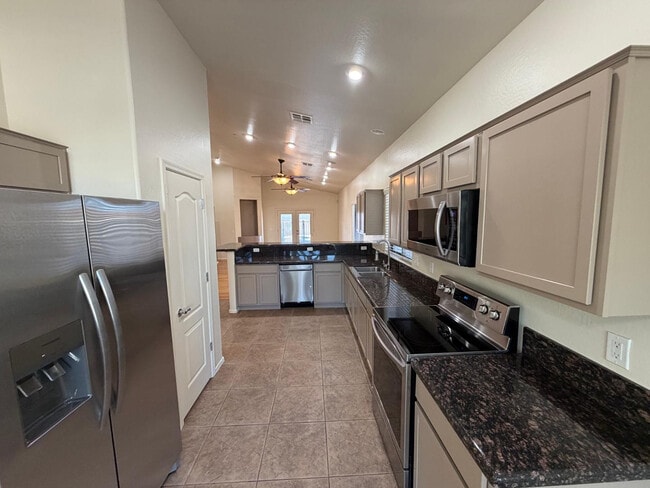 Building Photo - 5233 E Carmel Ave