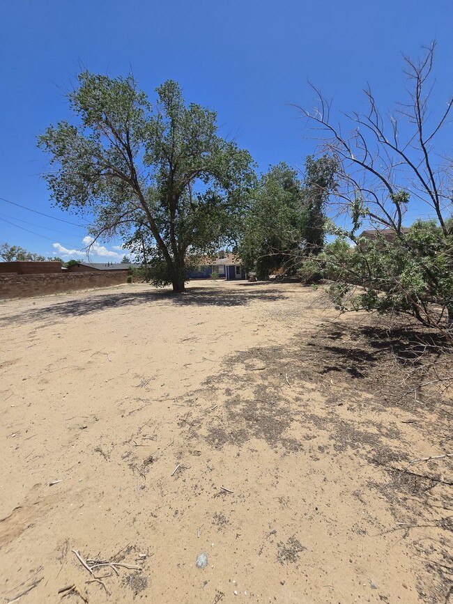 Building Photo - 3 bedroom, 2 bathroom home in Rio Rancho L...