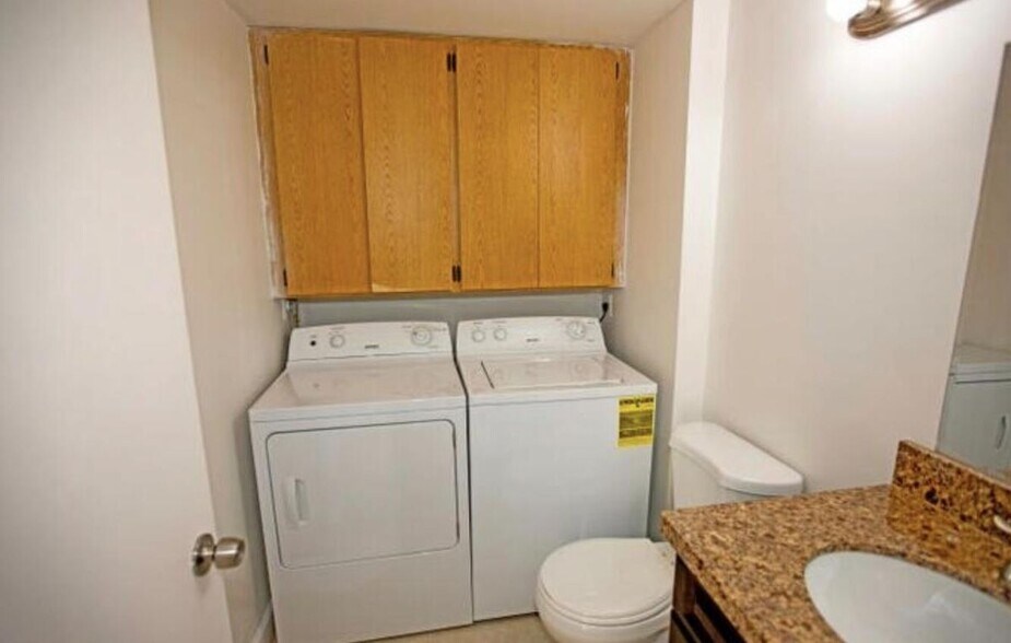 Building Photo - 507 Green Springs Pl