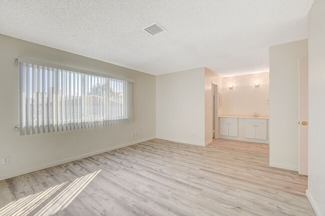 Building Photo - 2809 Northam St