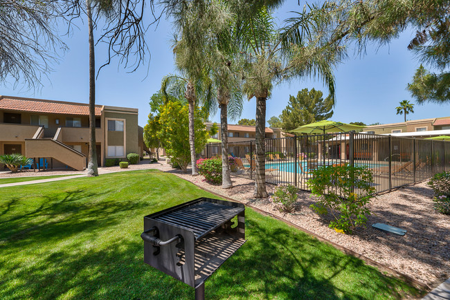 Gilbert Square - Mesa, AZ | Apartment Finder