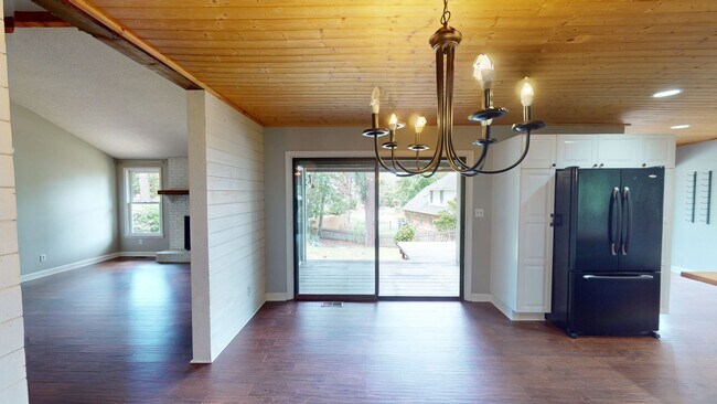 Building Photo - Cottage Style Home in Pinehurst $500 OFF 1...