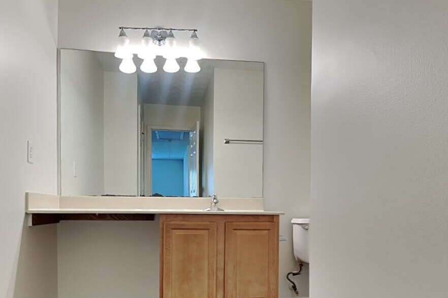 Building Photo - 2641 Farmstead Ct