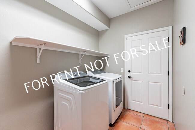 Building Photo - 12765 Walking Deer Pl