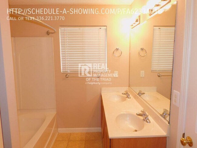 Building Photo - 3 Bedroom/2.5 Bath Greensboro Home with Fe...