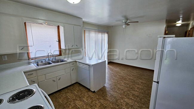 Building Photo - 167 Red Wing Rd SW