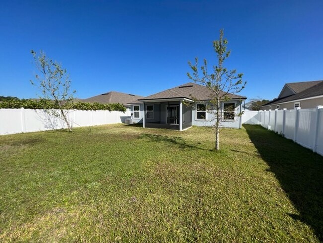 Building Photo - Introducing this stunning 4-bedroom, 2-bat...