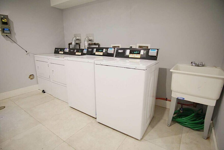 Building Photo - 640 Lafayette Ave