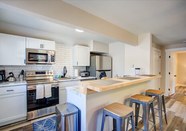 Building Photo - 156 Rodney Ct