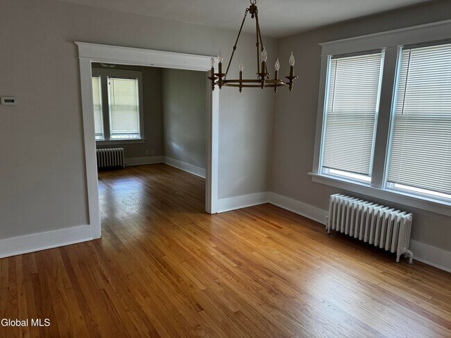 Building Photo - 122 Pinewoods Ave
