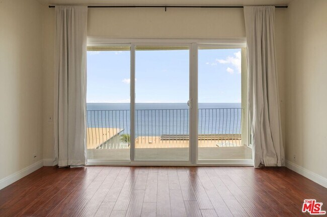 Building Photo - 18103 Coastline Dr