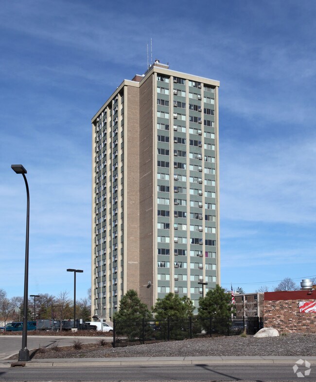 Spring Manor 828 Spring St NE Minneapolis MN 55413 Apartment Finder