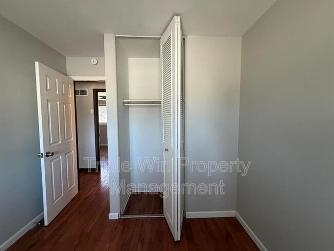 Building Photo - 5243 Ville Maria Ln