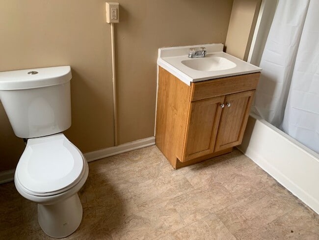 Building Photo - $950 Harrisburg 3 bedroom house for rent