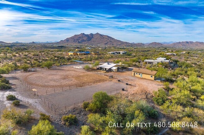 Building Photo - Charming Desert Retreat with 360° Mountain...