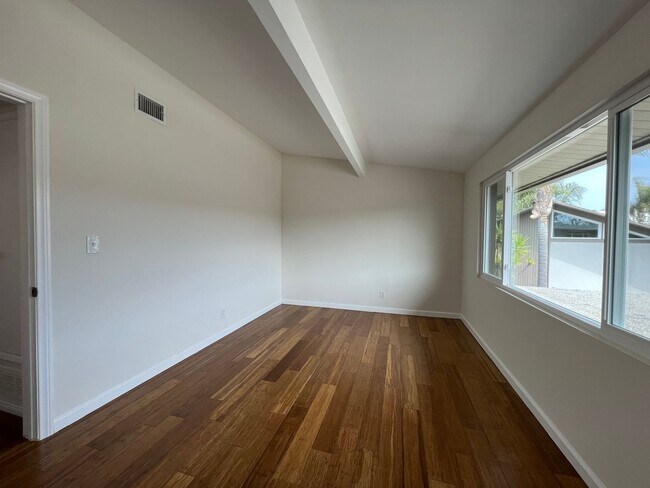Building Photo - SHORECREST4112-4116