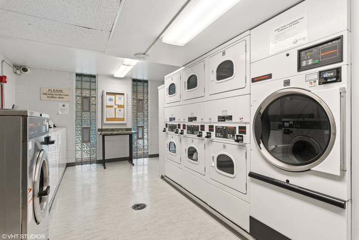 Laundry - 21 W Goethe St