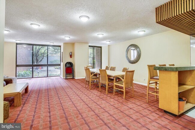 Building Photo - 1140 23rd St NW