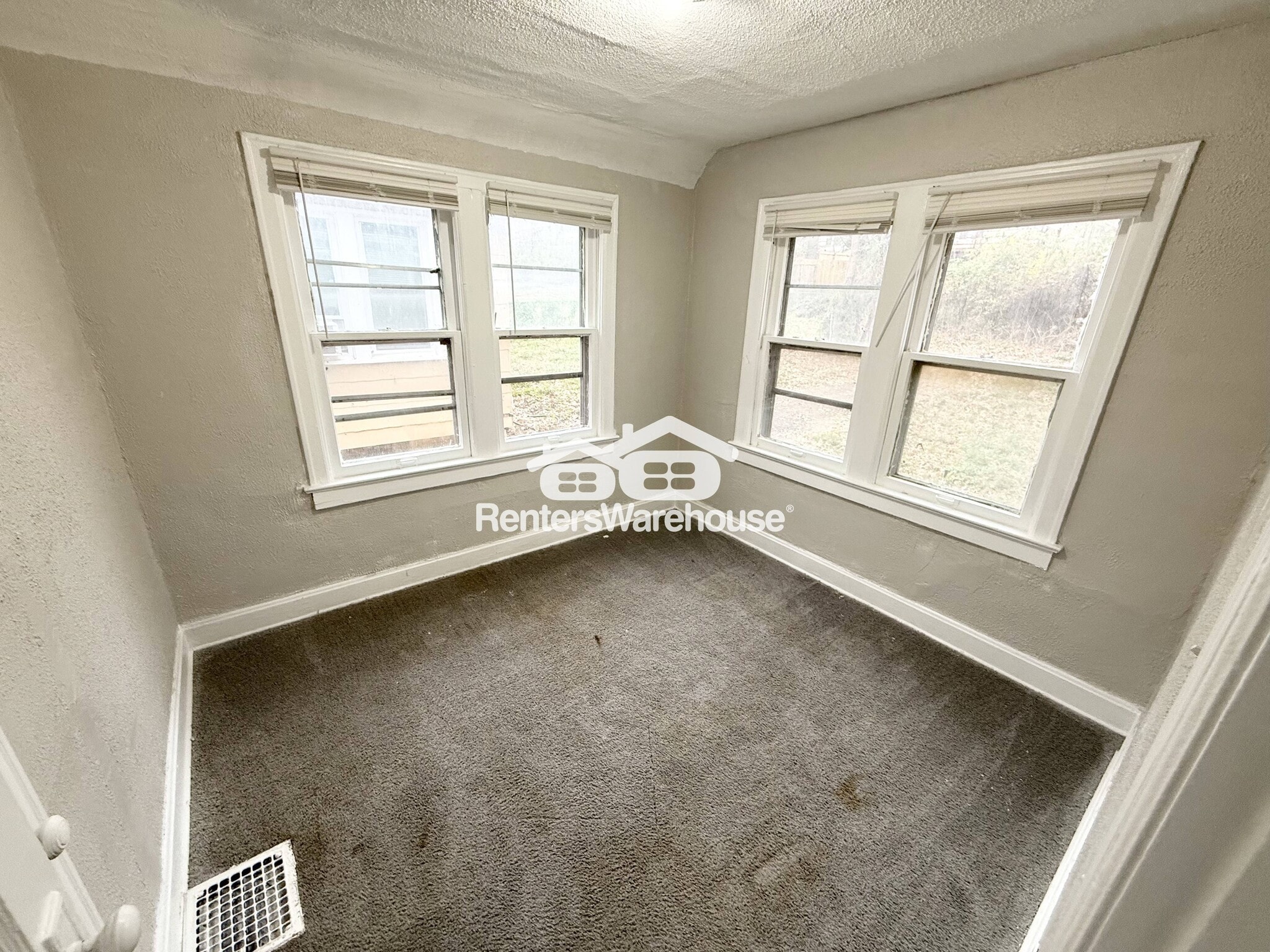 Building Photo - 5418 Olive St