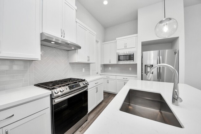 Building Photo - 9577 Neuens Rd