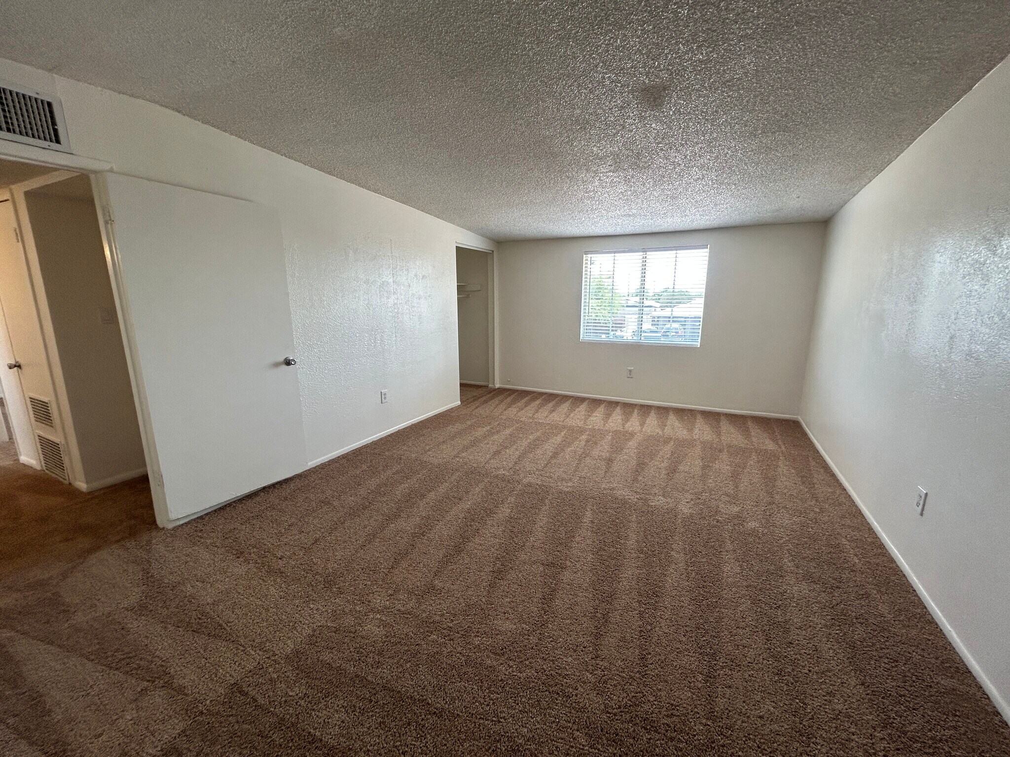 Building Photo - 8014 W Osborn Rd