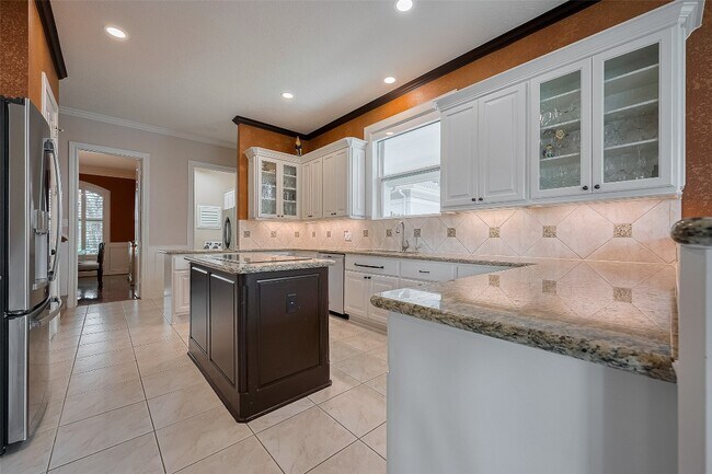 Building Photo - 11826 Legend Manor Dr