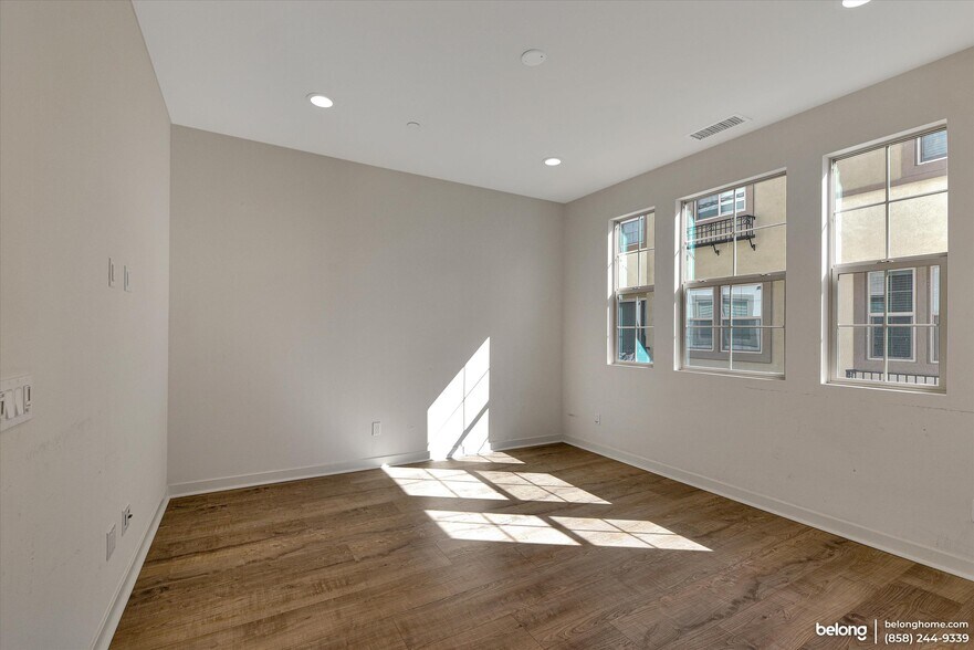 Building Photo - 312 Canoe Ct