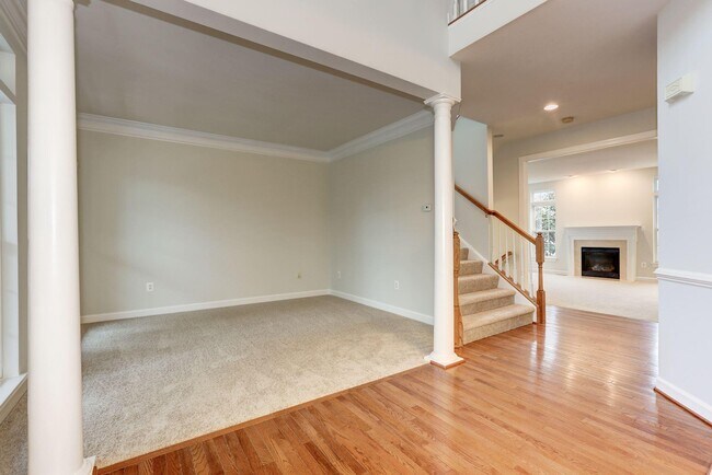 Building Photo - 2705 Mae Wade Ave