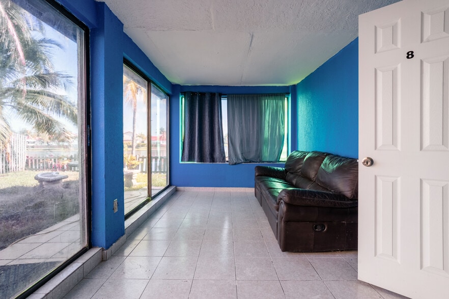 Building Photo - 1062 SW 135th Pl