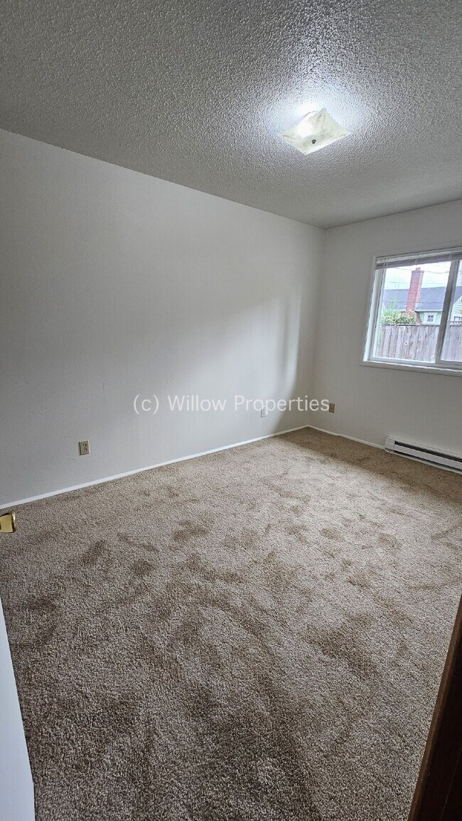 Building Photo - Cozy two bedroom duplex