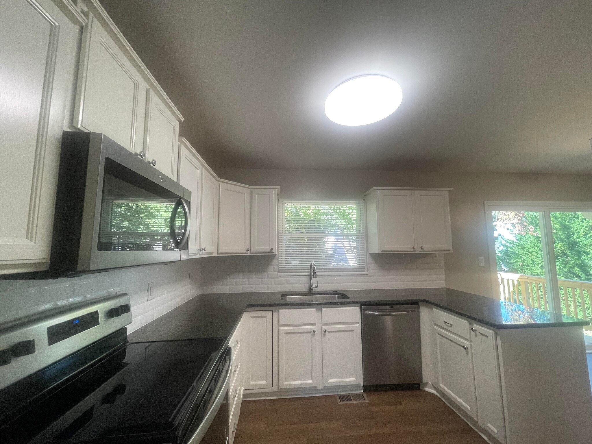 Building Photo - 221 Fallsway Ln