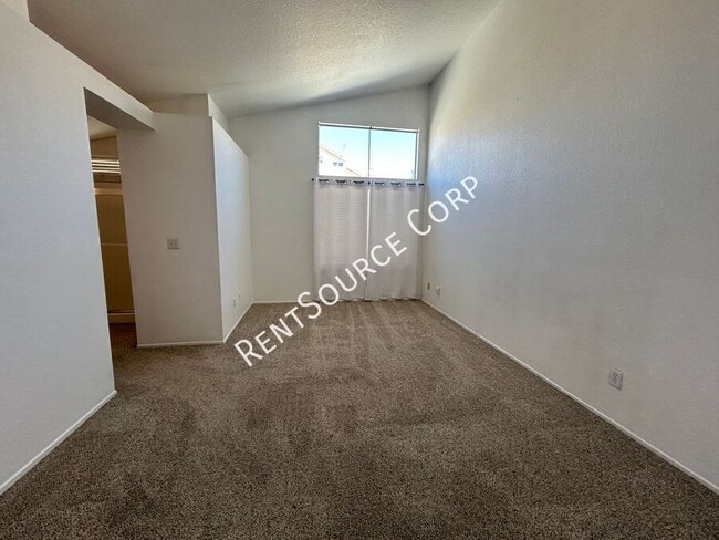 Building Photo - 39914 Milan Dr