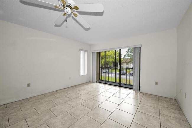 Building Photo - 2687 Pine Ridge Way S