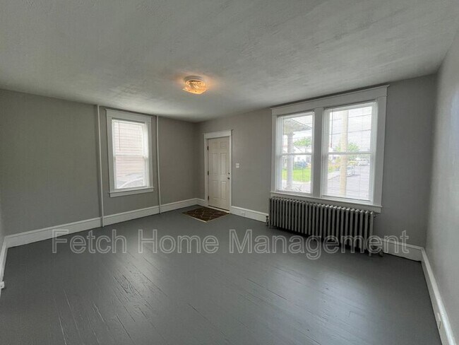 Building Photo - 23 S Custer Ave