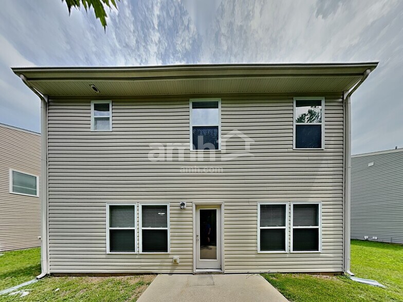 Building Photo - 15725 Lakepoint Forest Dr